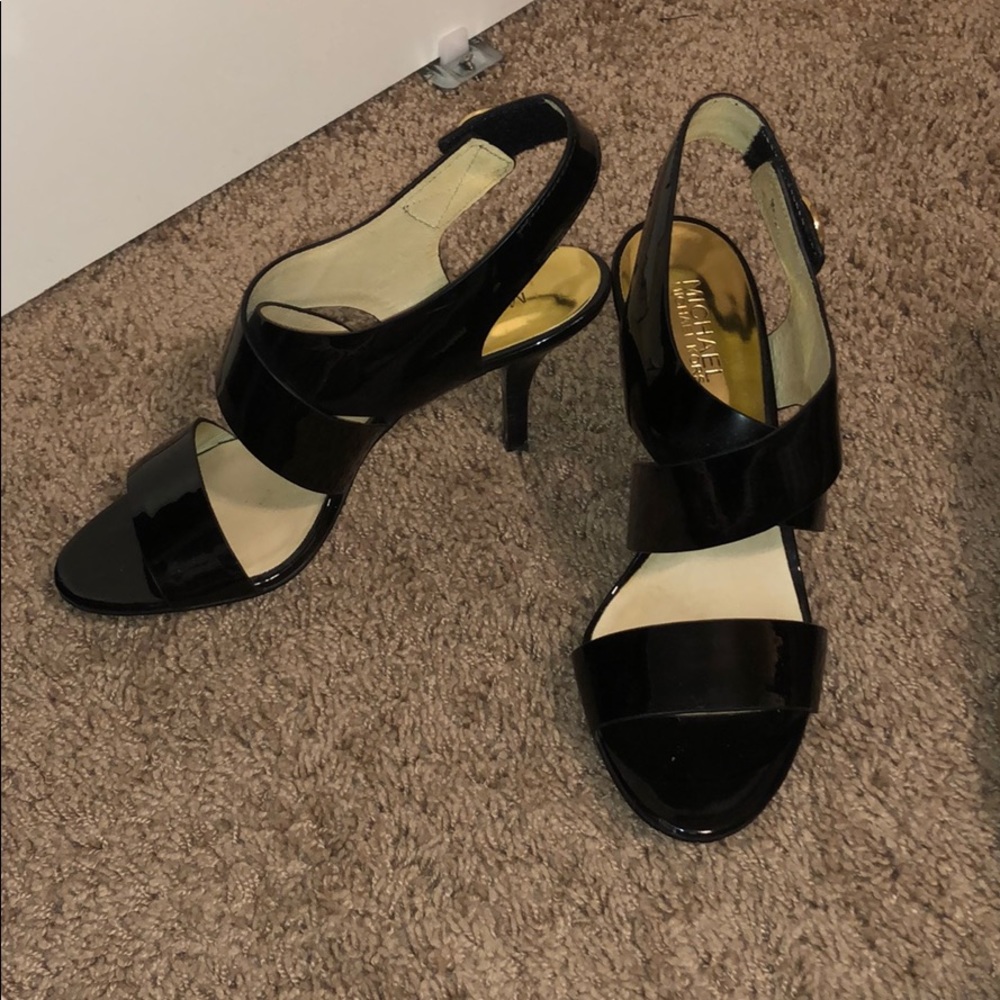 Michael Kors size 7.5